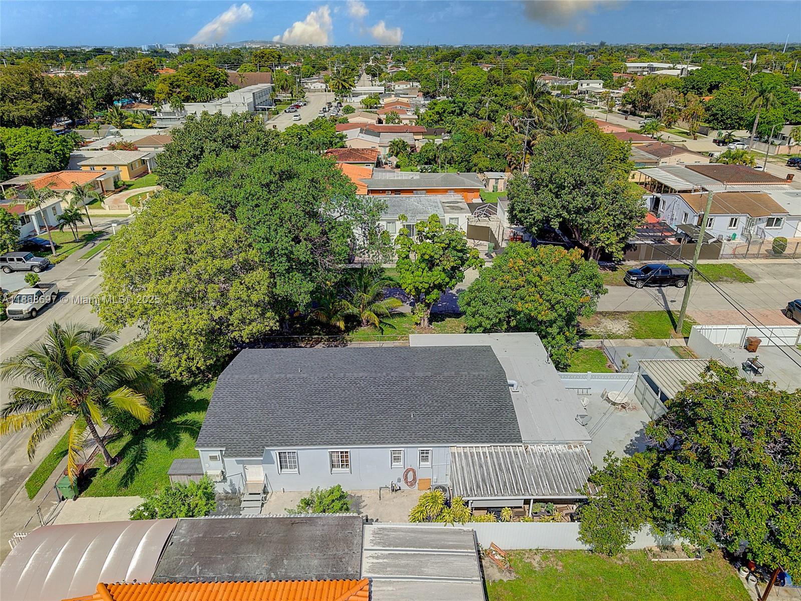 ROBINS VILLAS - Residential