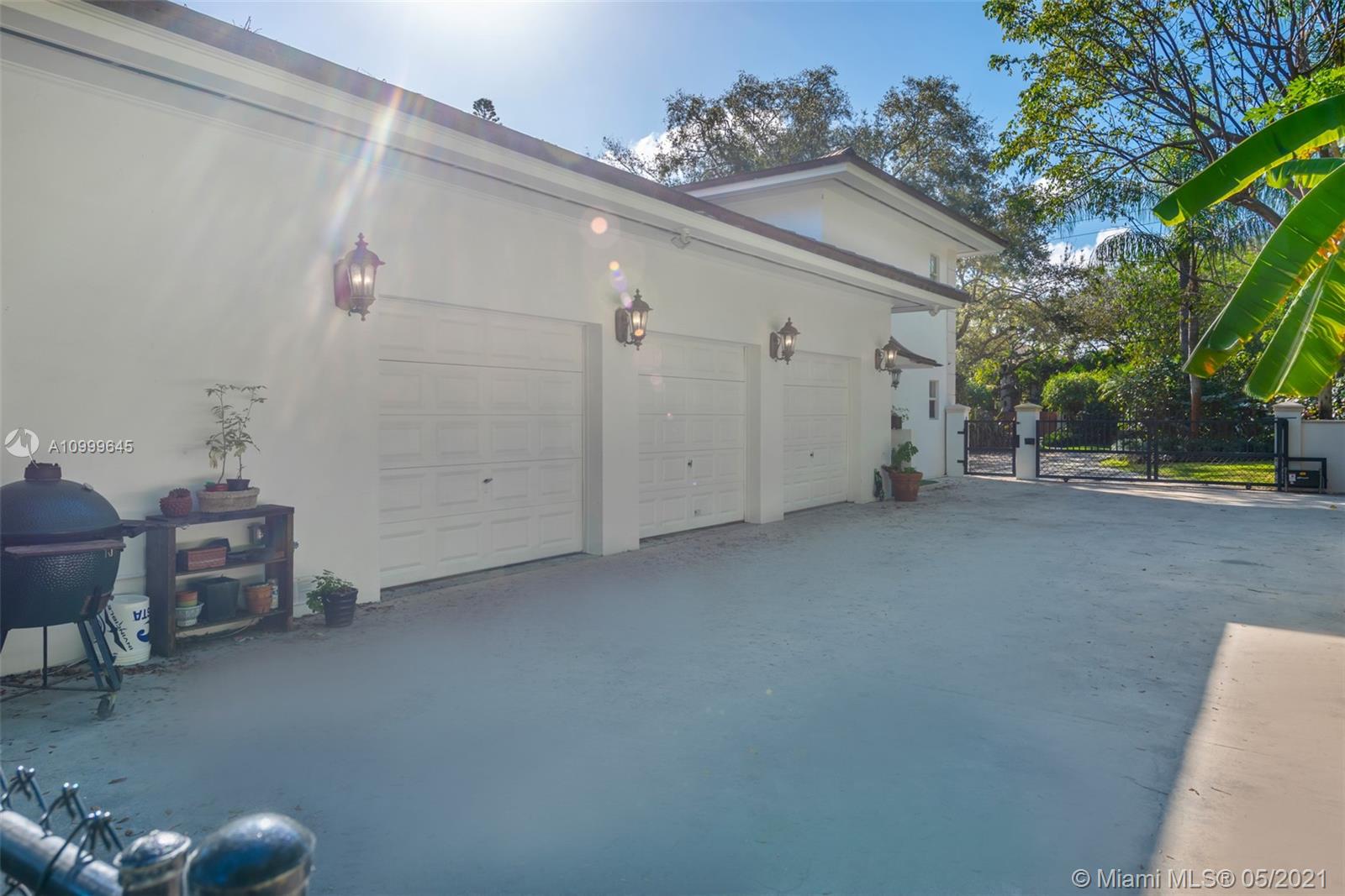 SNAPPER CREEK LAKES SUB - Residential