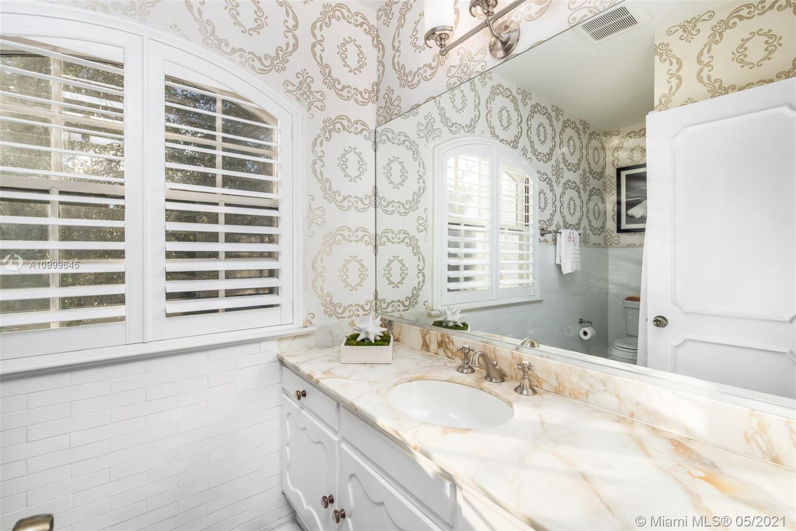 SNAPPER CREEK LAKES SUB - Residential