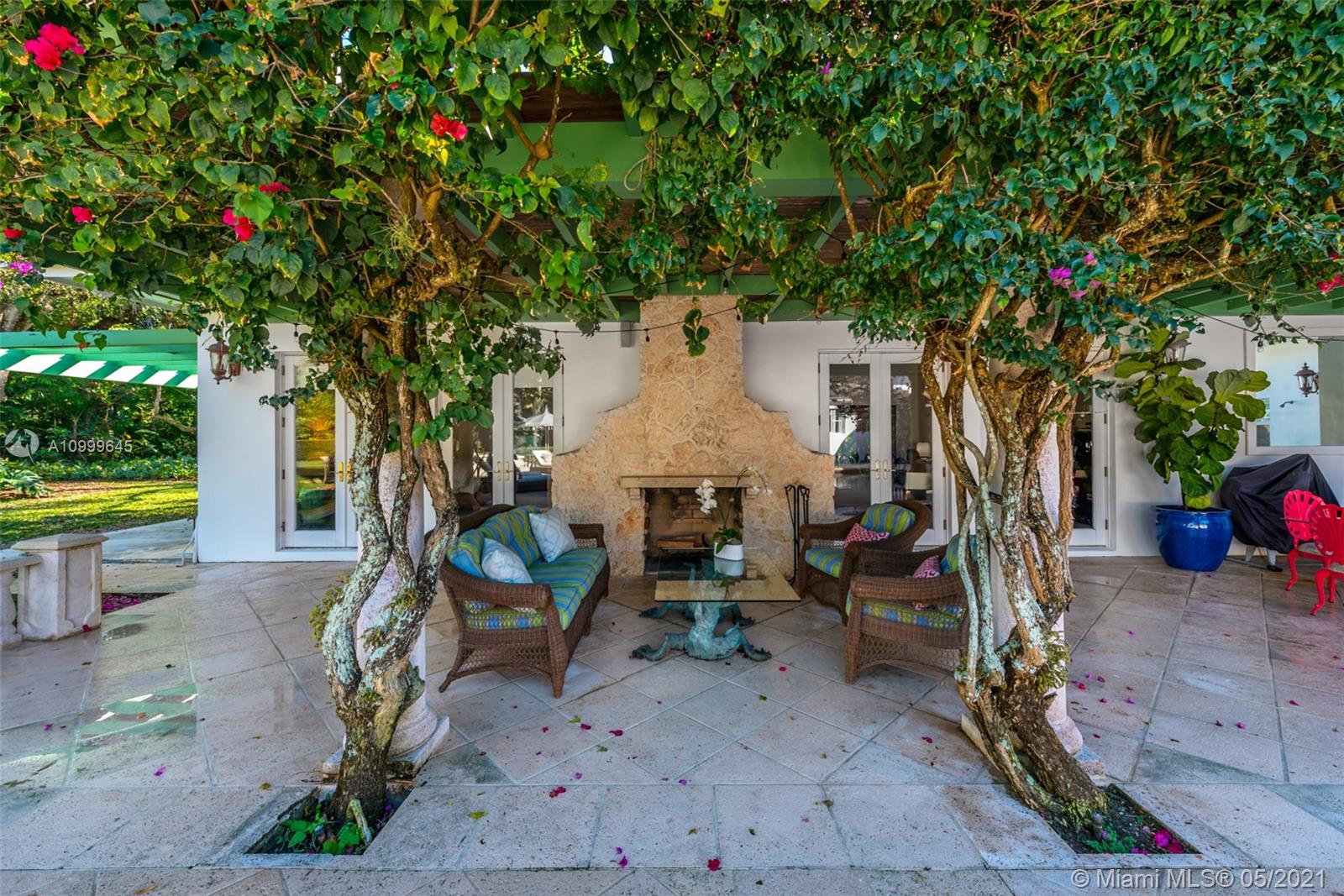 SNAPPER CREEK LAKES SUB - Residential