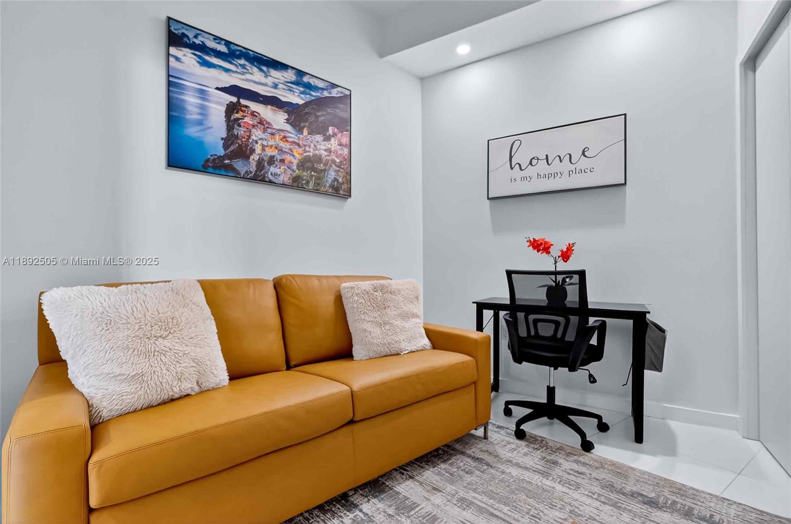 PARAMOUNT MIAMI WORLDCENT - Residential Lease