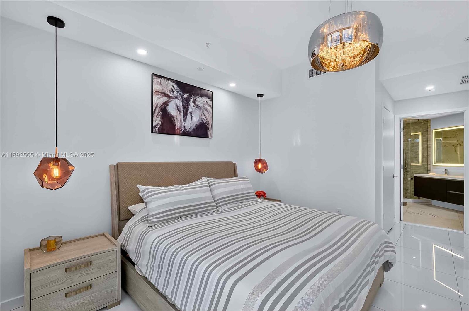 PARAMOUNT MIAMI WORLDCENT - Residential Lease