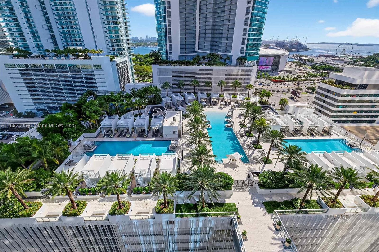 PARAMOUNT MIAMI WORLDCENT - Residential Lease