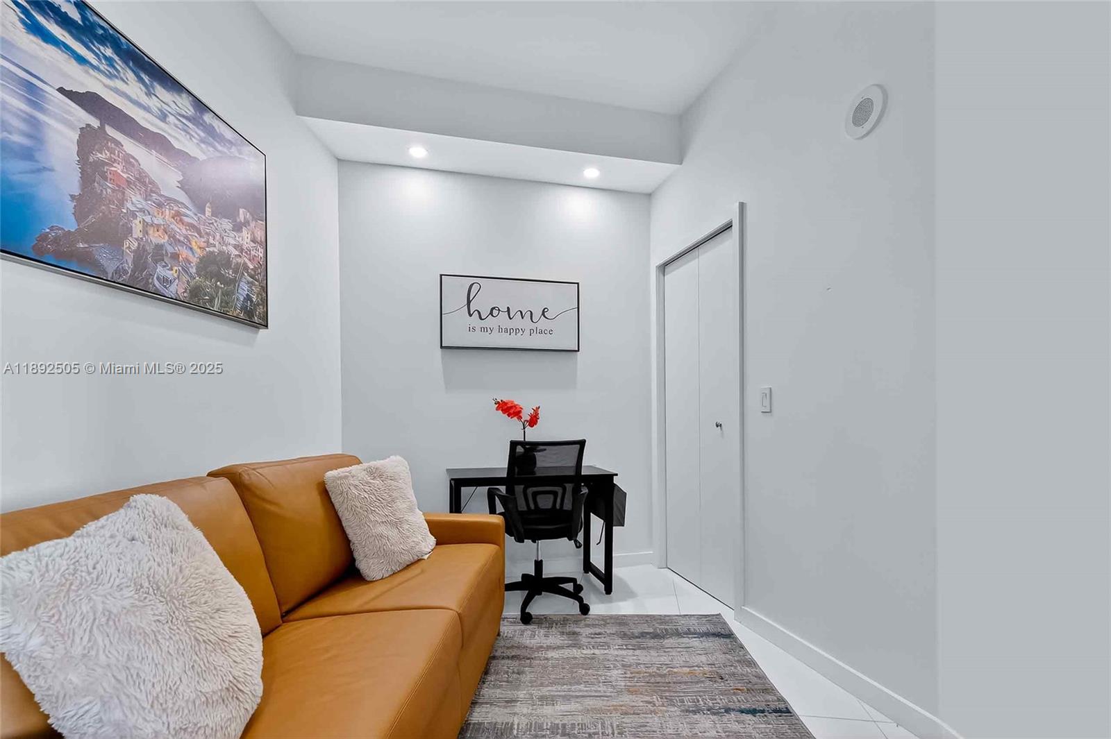 PARAMOUNT MIAMI WORLDCENT - Residential Lease