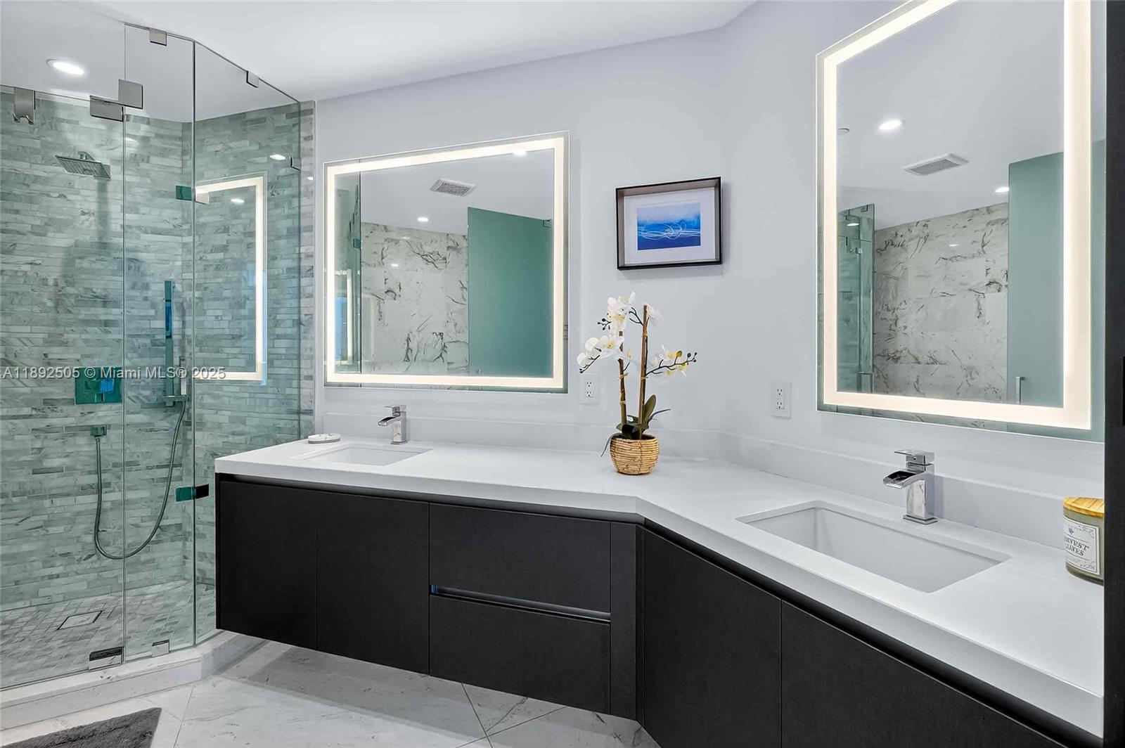 PARAMOUNT MIAMI WORLDCENT - Residential Lease