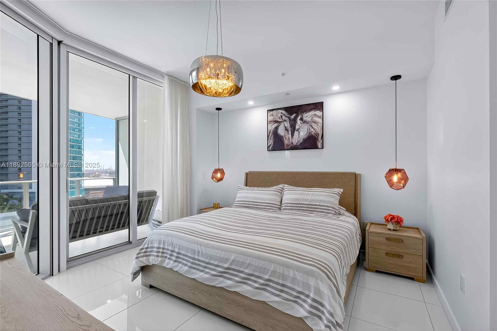 PARAMOUNT MIAMI WORLDCENT - Residential Lease