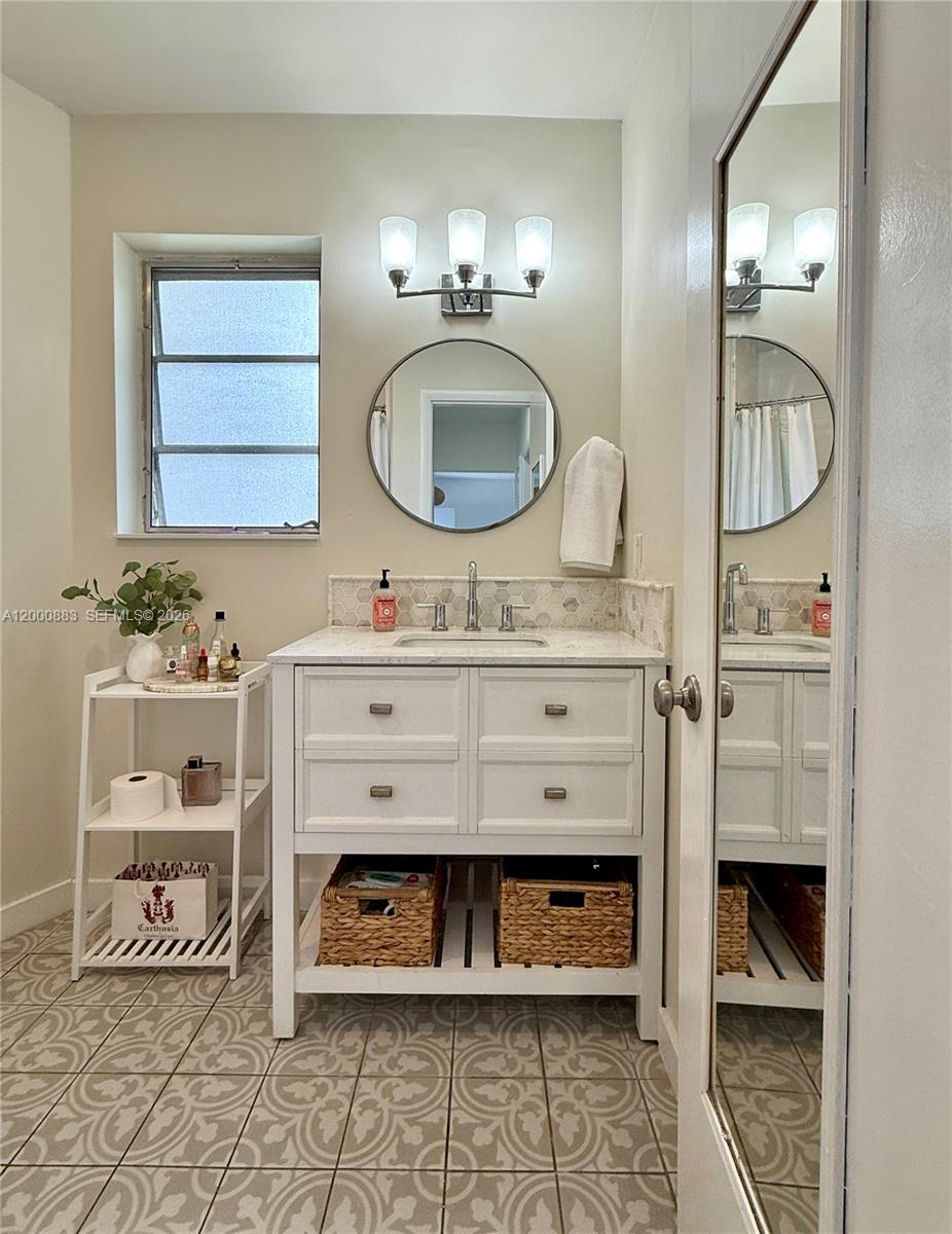 SKY LAKE GARDENS NO 4 CON - Residential