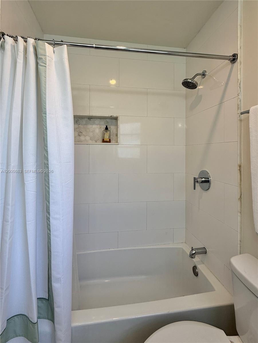 SKY LAKE GARDENS NO 4 CON - Residential