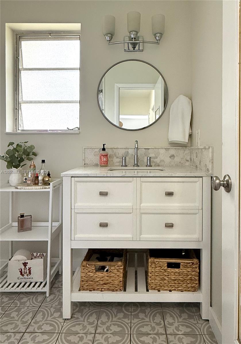 SKY LAKE GARDENS NO 4 CON - Residential