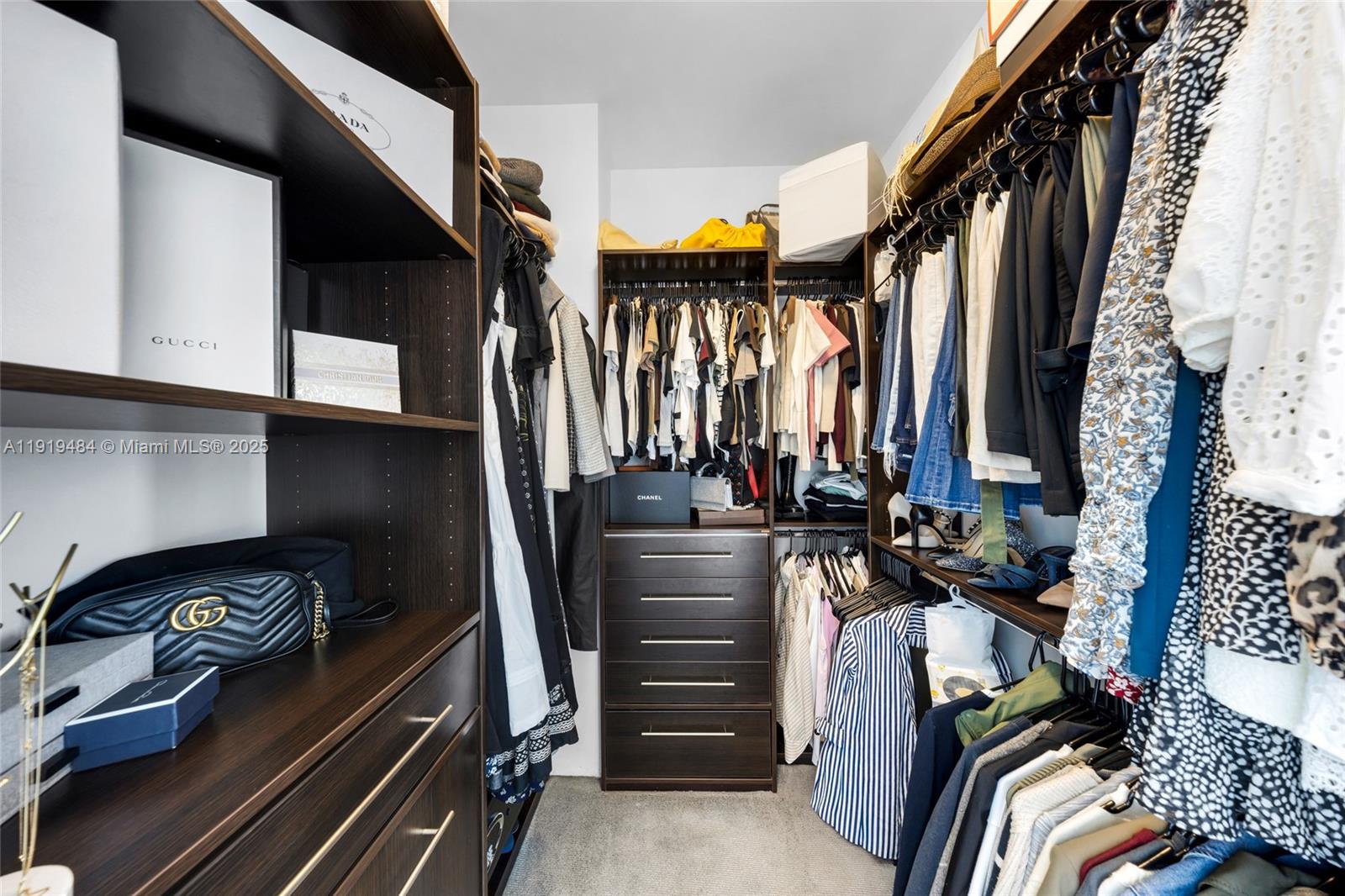 BLUE CONDO - Residential Lease