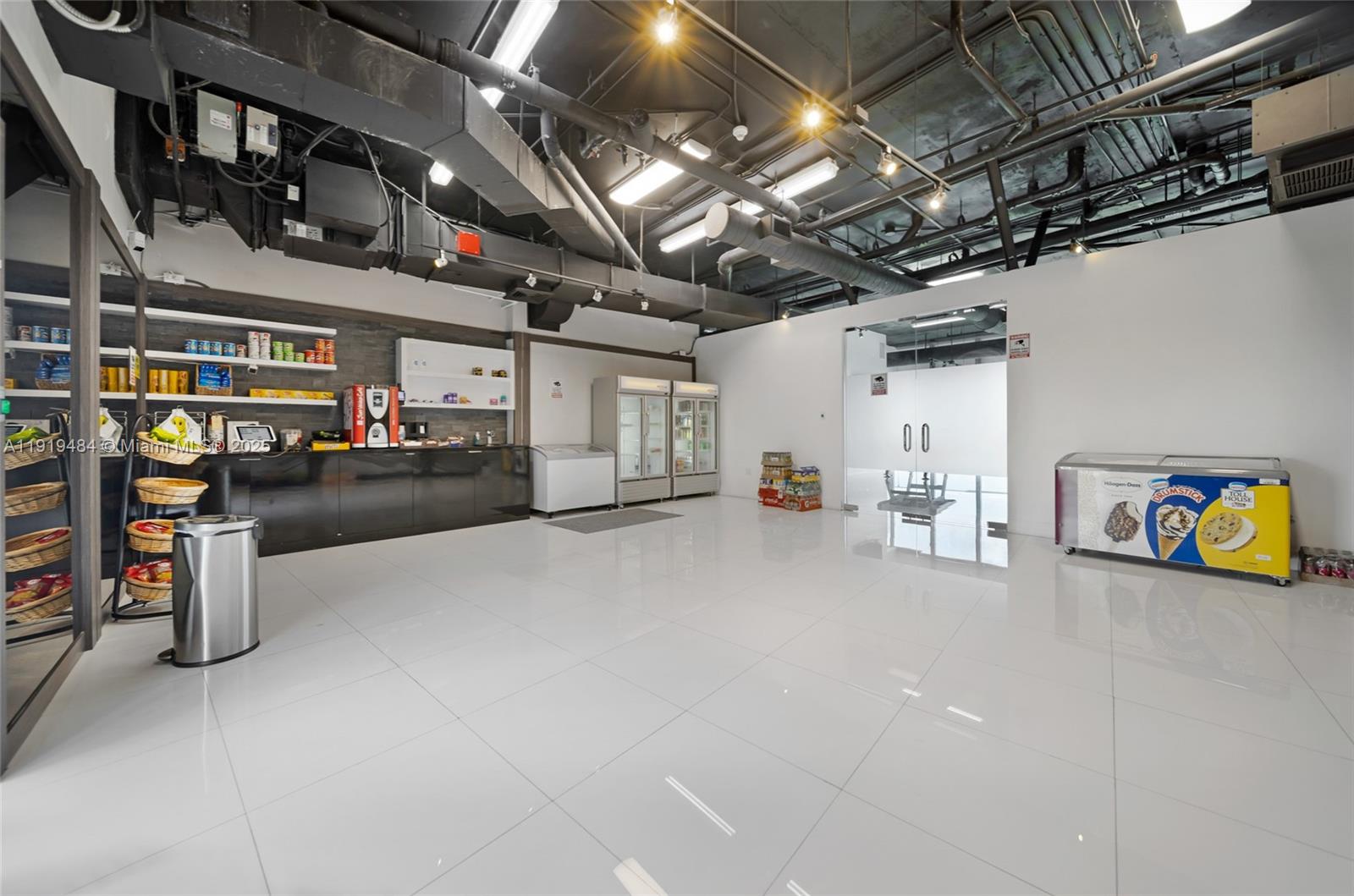 BLUE CONDO - Residential Lease