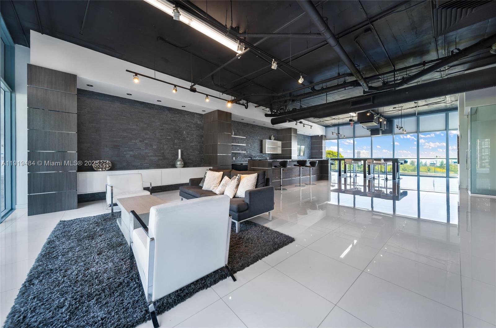 BLUE CONDO - Residential Lease