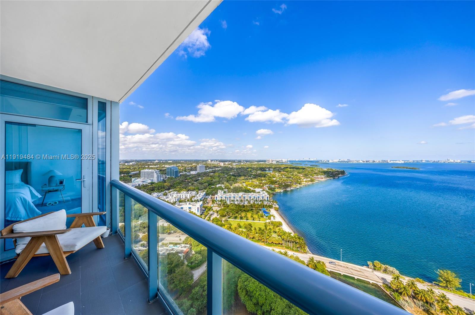BLUE CONDO - Residential Lease
