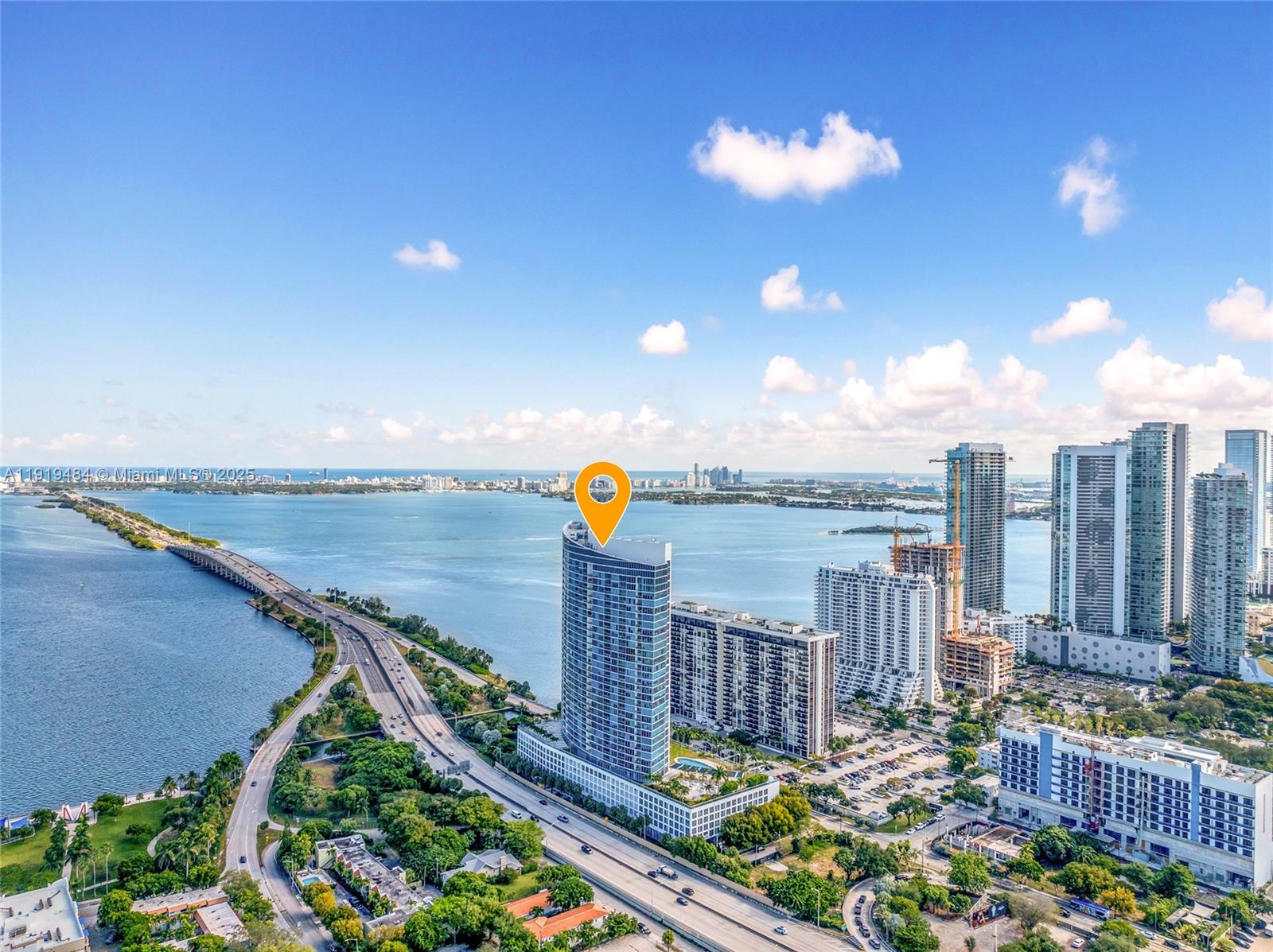 BLUE CONDO - Residential Lease