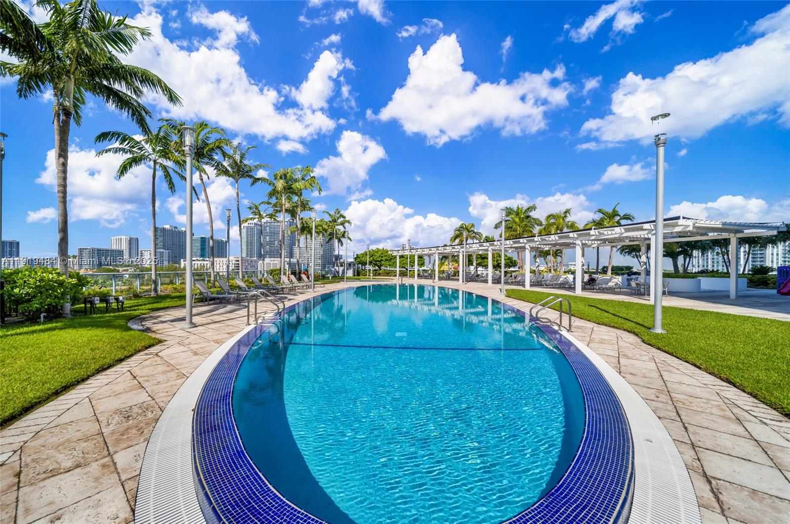 BLUE CONDO - Residential Lease