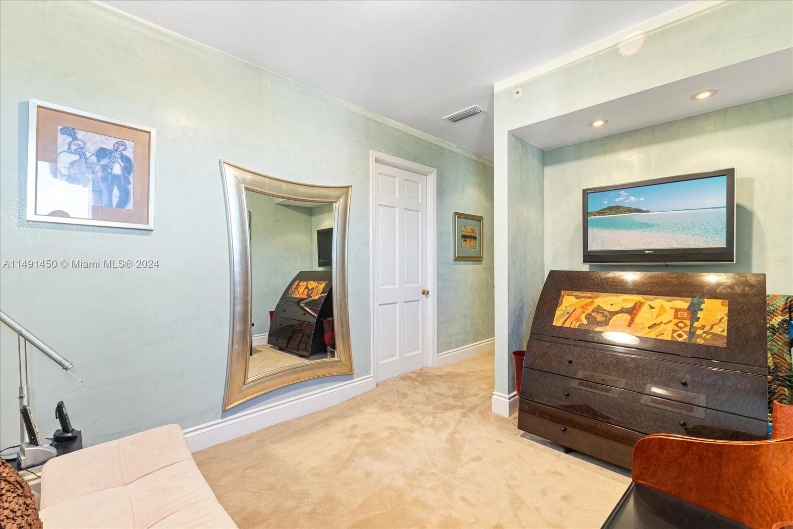 7400 OCEANSIDE AT FISHER - Residential