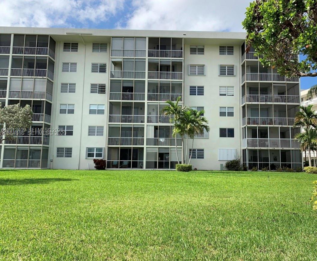 POINT EAST SEC 4 CONDO - Residential