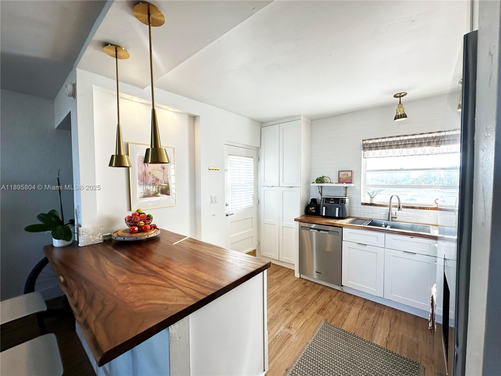 BYRON GARDENS CONDO - Residential