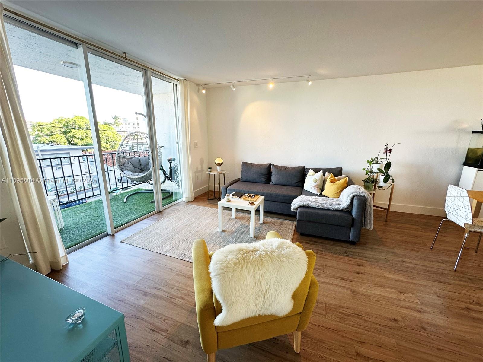 BYRON GARDENS CONDO - Residential