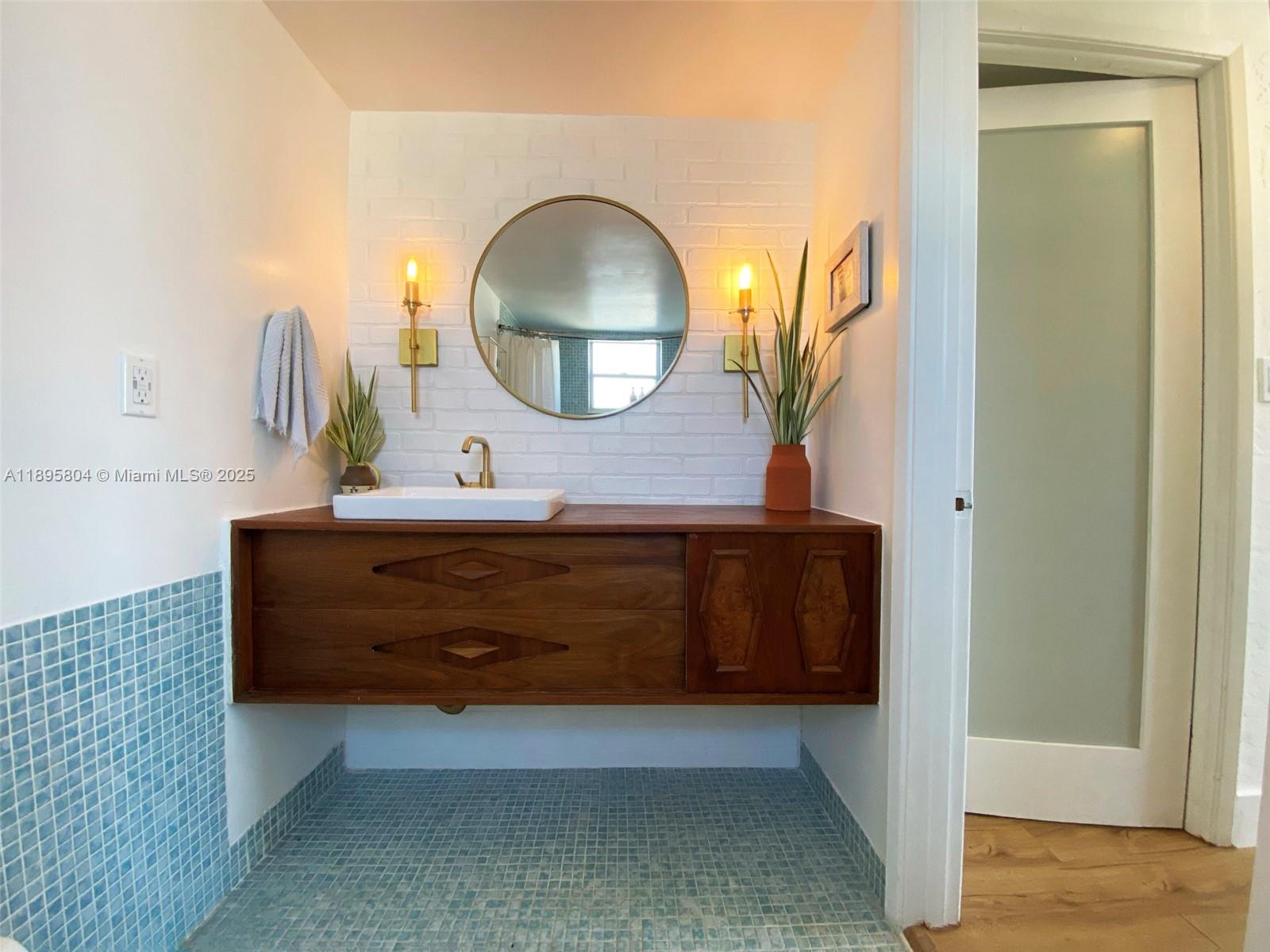 BYRON GARDENS CONDO - Residential