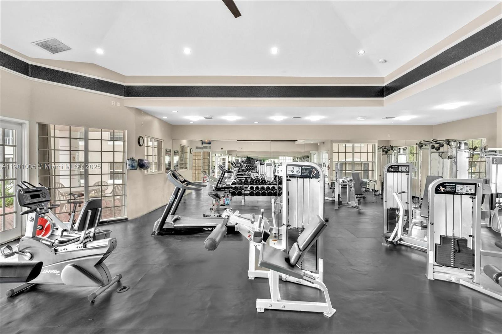 LAKEVIEW CLUB CONDO - Residential Lease