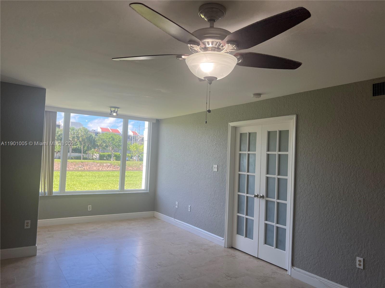 LAKEVIEW CLUB CONDO - Residential Lease