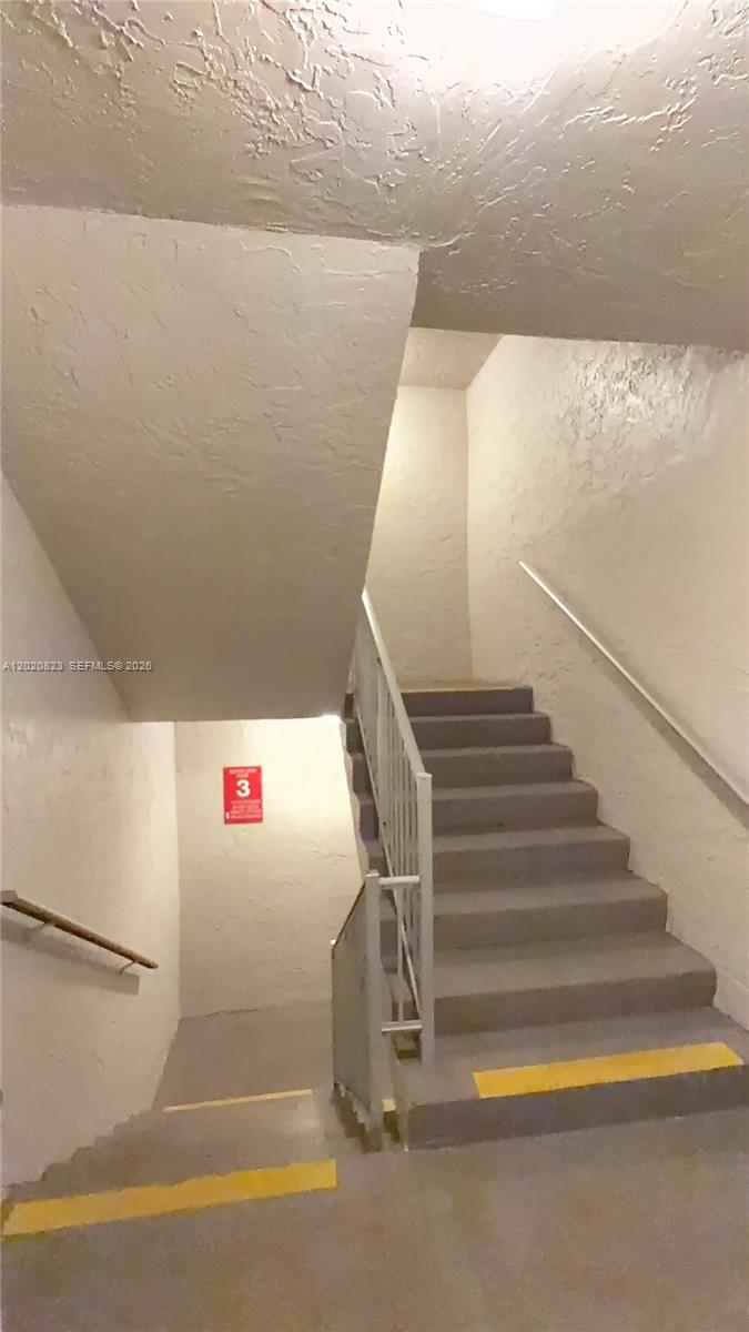 NO 60 PALM-AIRE COUNTRY C - Residential