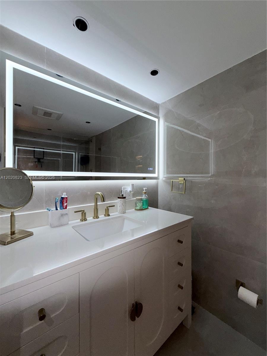 NO 60 PALM-AIRE COUNTRY C - Residential