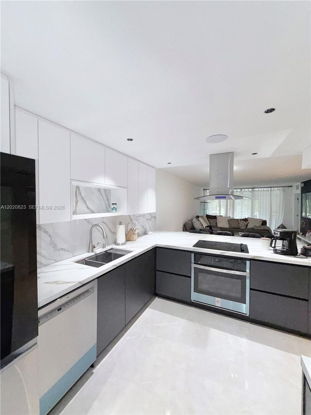 Photo of 605 Oaks Dr #307, Pompano Beach, FL 33069 (MLS # A12020823)