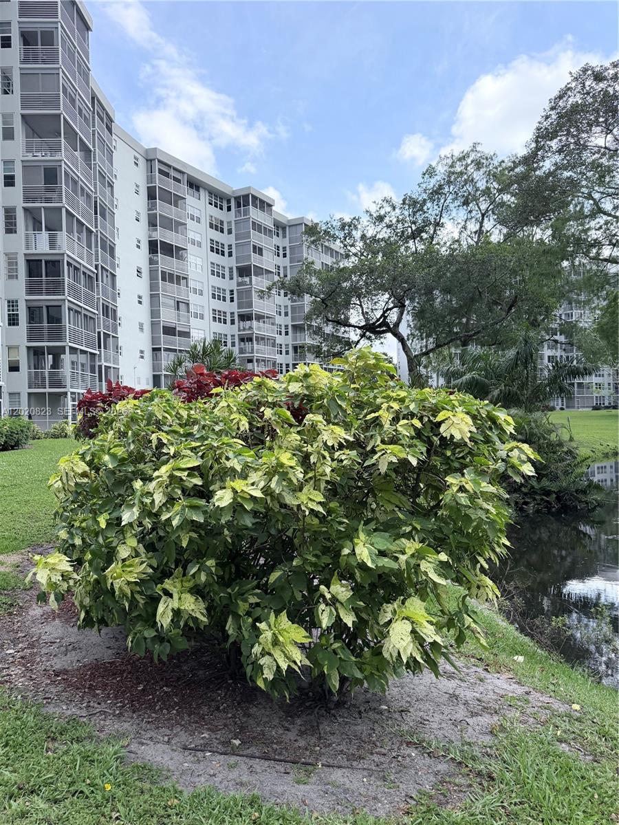NO 60 PALM-AIRE COUNTRY C - Residential
