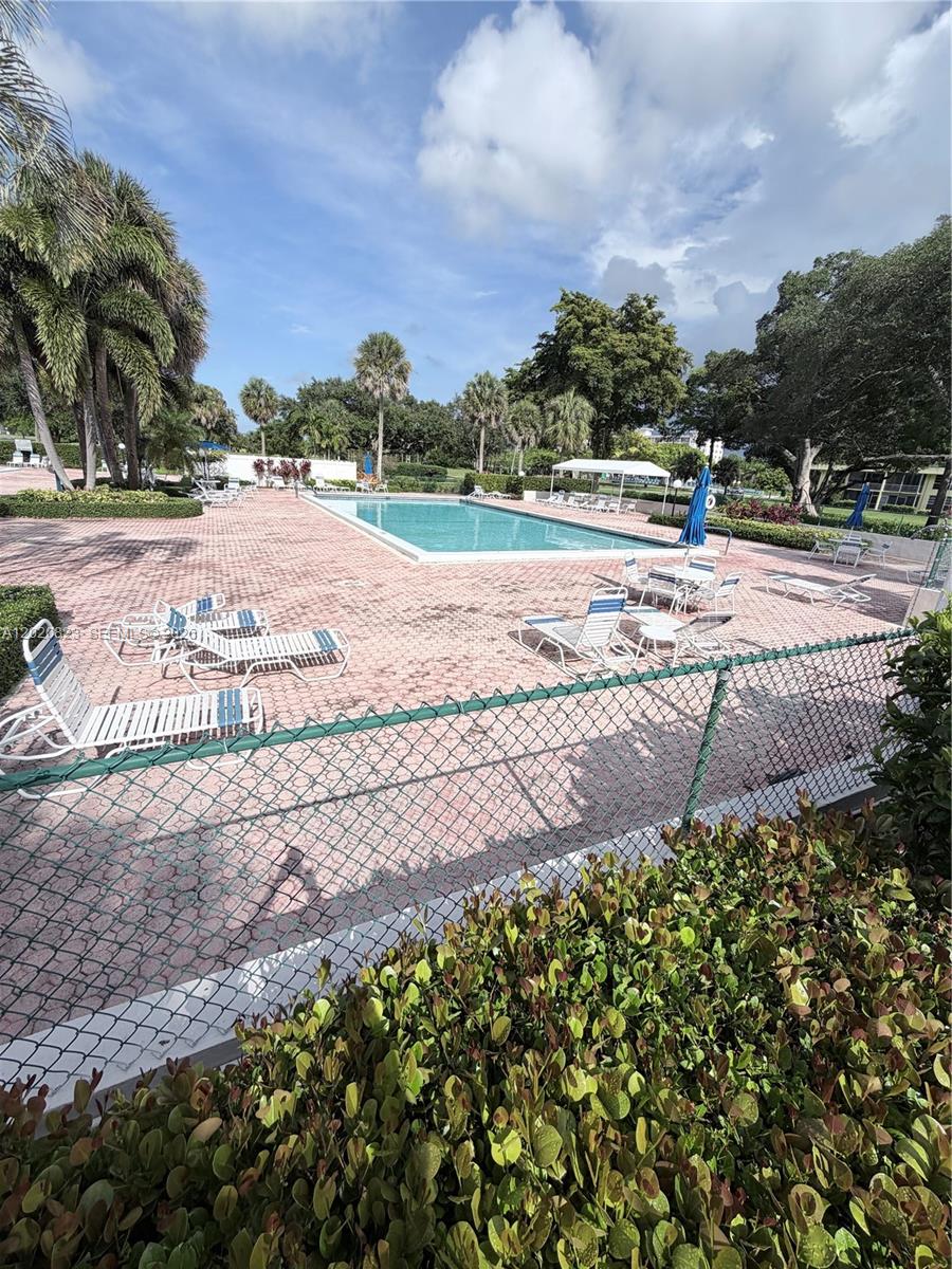 NO 60 PALM-AIRE COUNTRY C - Residential