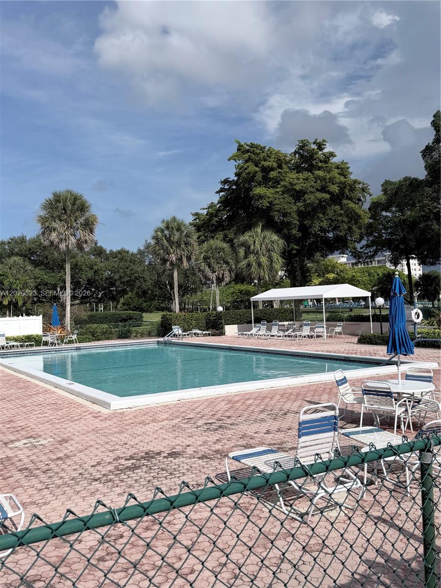 NO 60 PALM-AIRE COUNTRY C - Residential