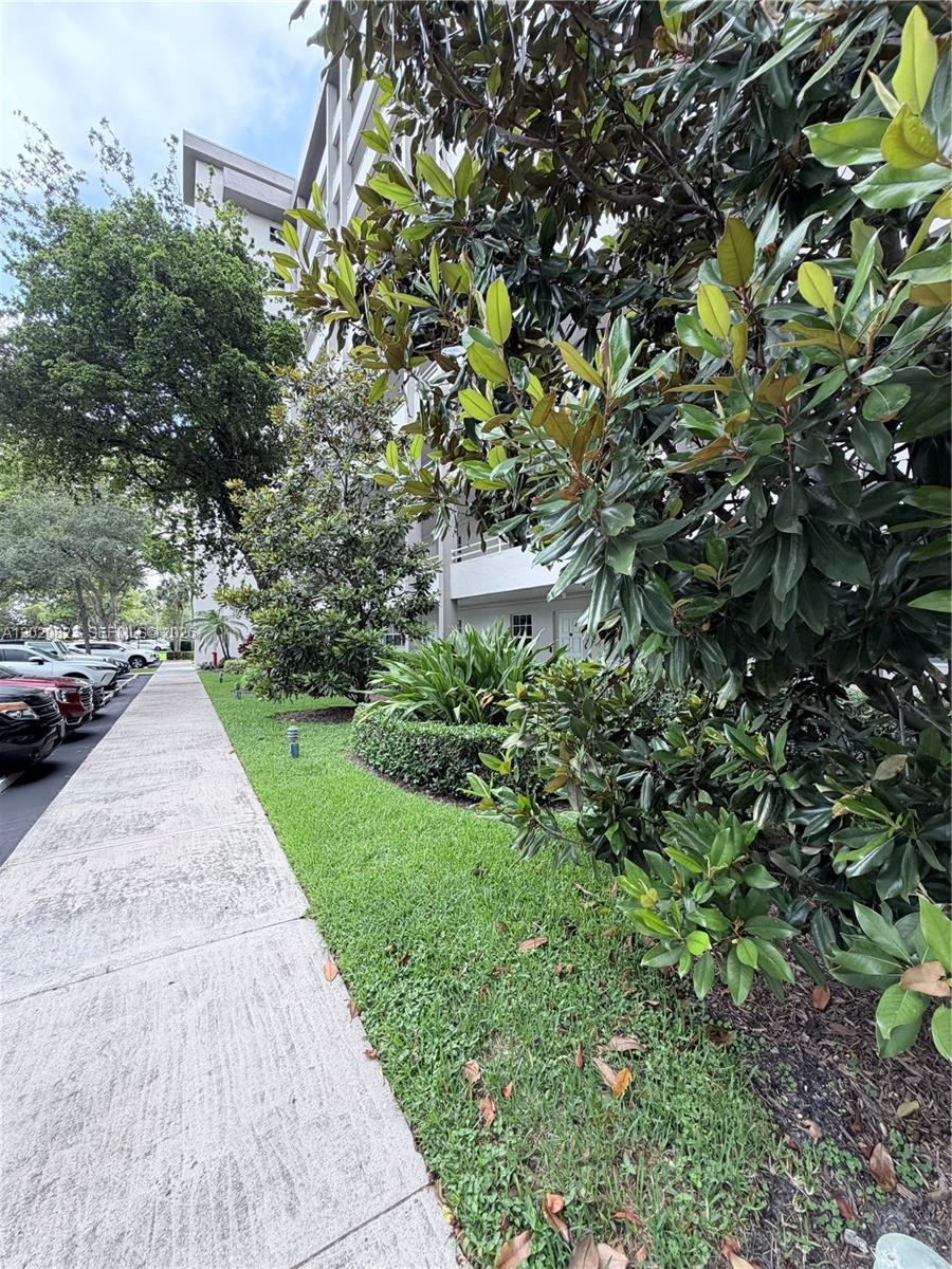 NO 60 PALM-AIRE COUNTRY C - Residential