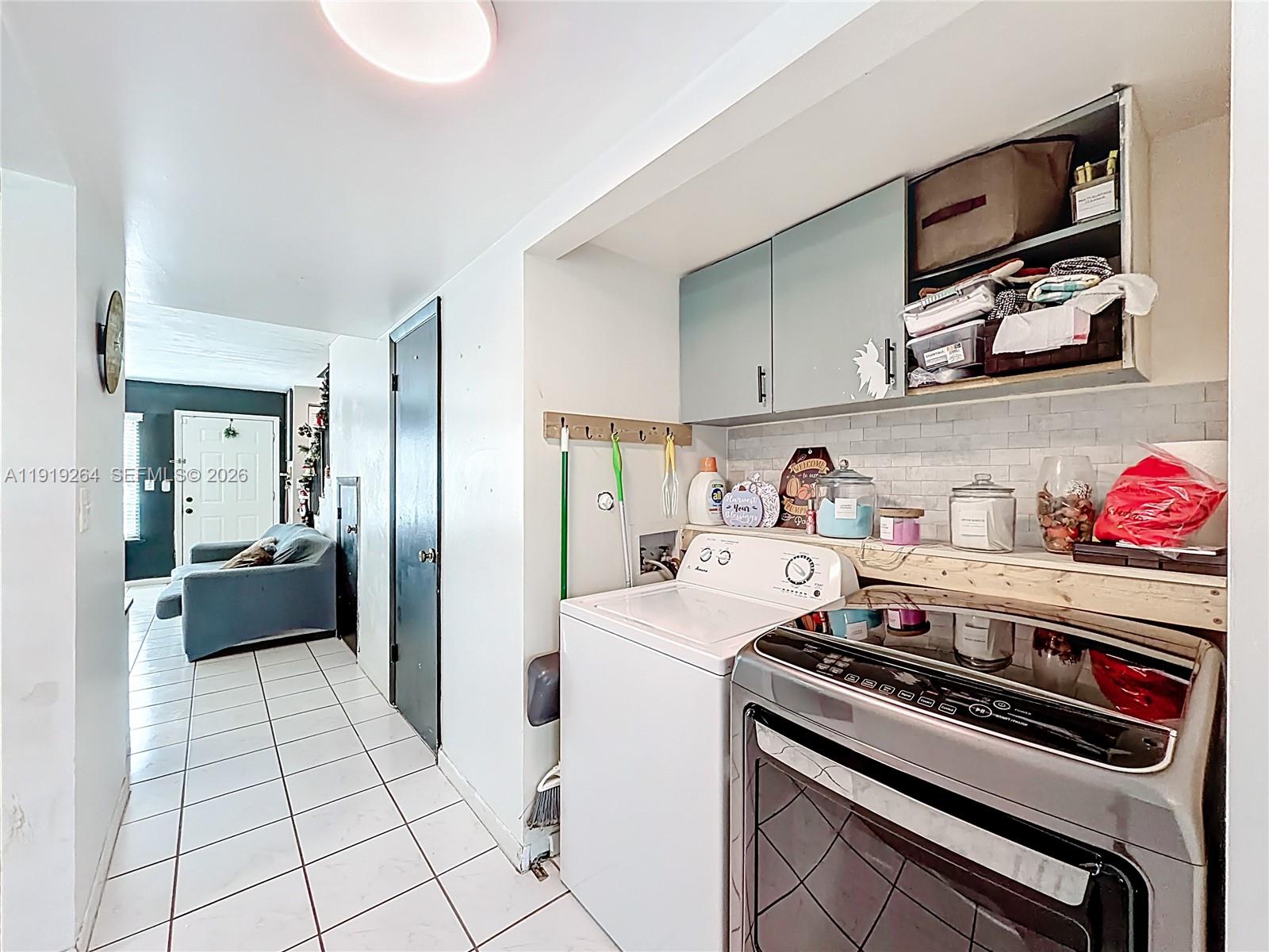 NOB HILL AT WELLEBY CONDO - Residential