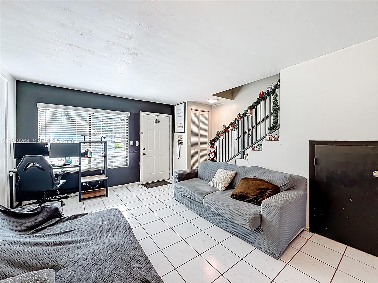 NOB HILL AT WELLEBY CONDO - Residential