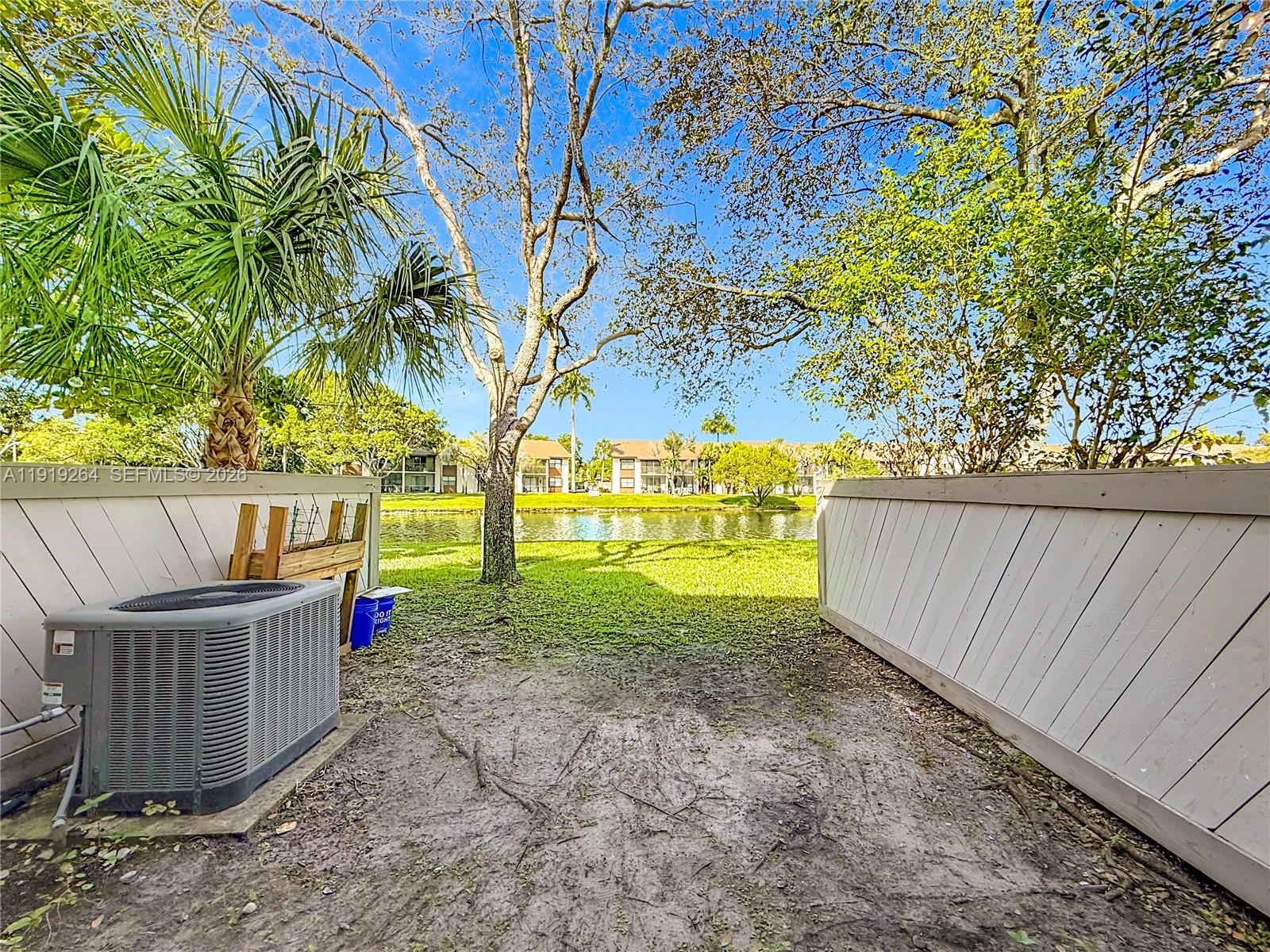 NOB HILL AT WELLEBY CONDO - Residential