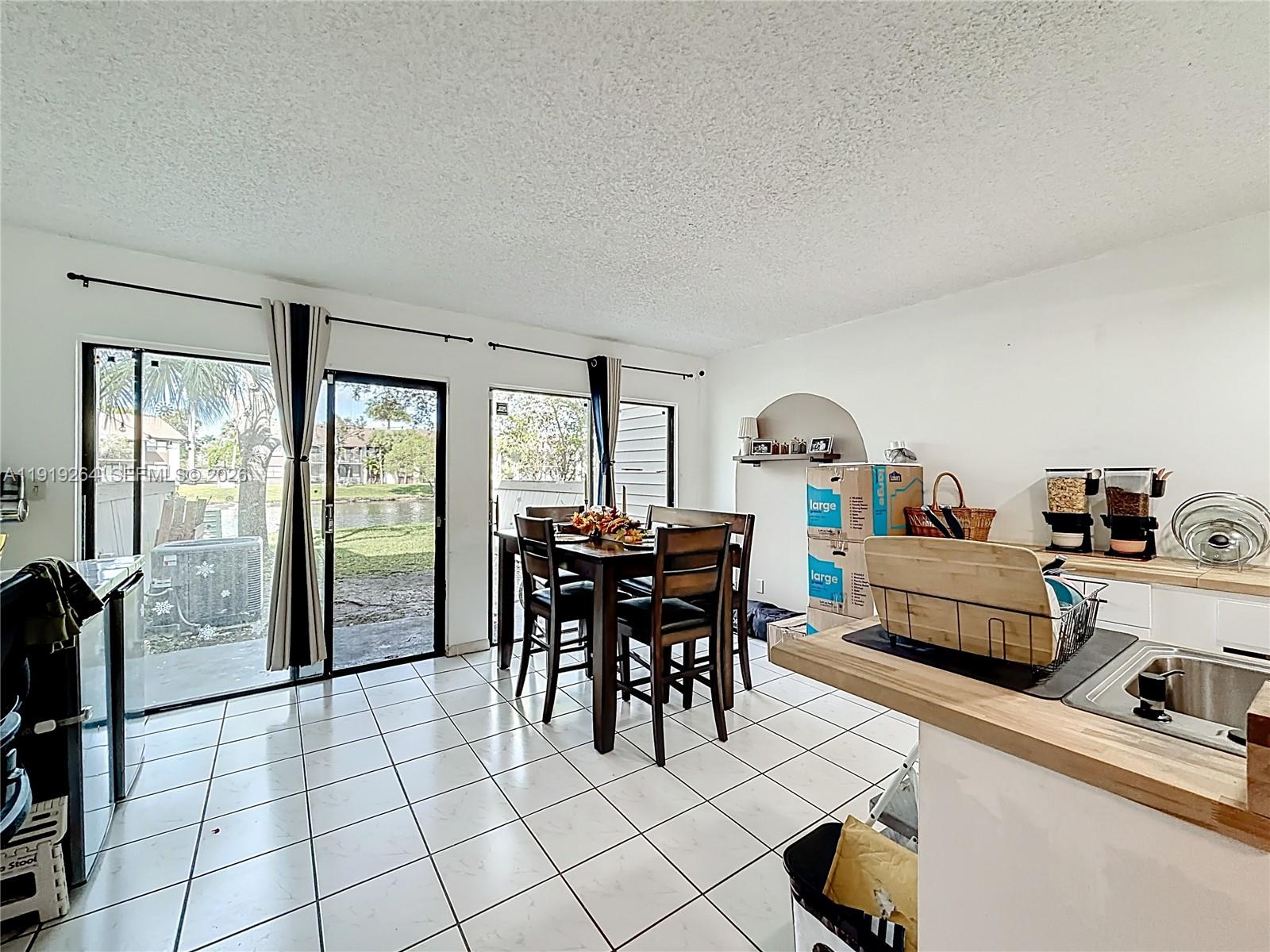 NOB HILL AT WELLEBY CONDO - Residential