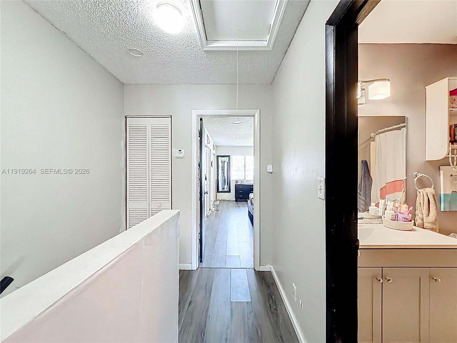 NOB HILL AT WELLEBY CONDO - Residential