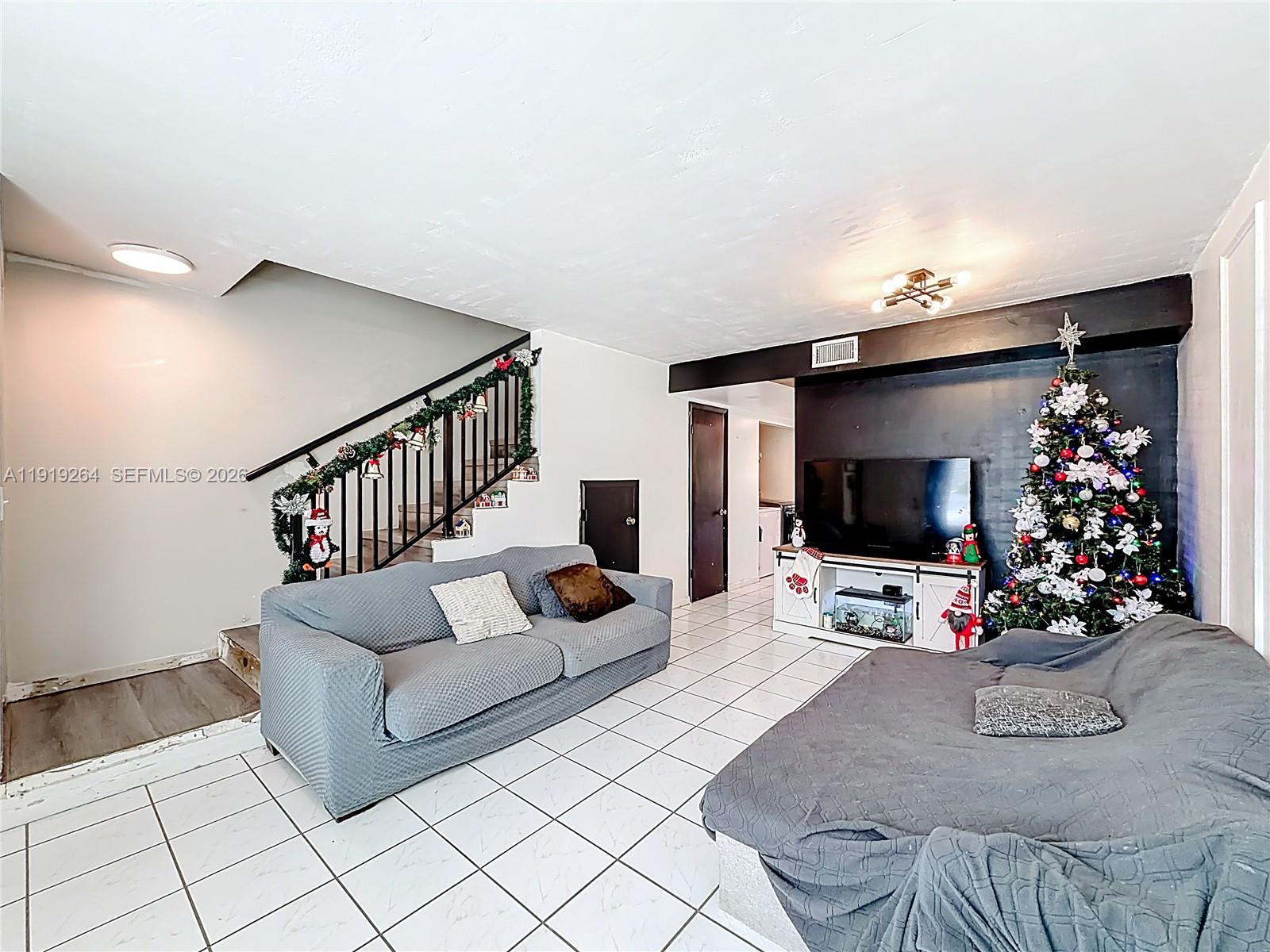 NOB HILL AT WELLEBY CONDO - Residential