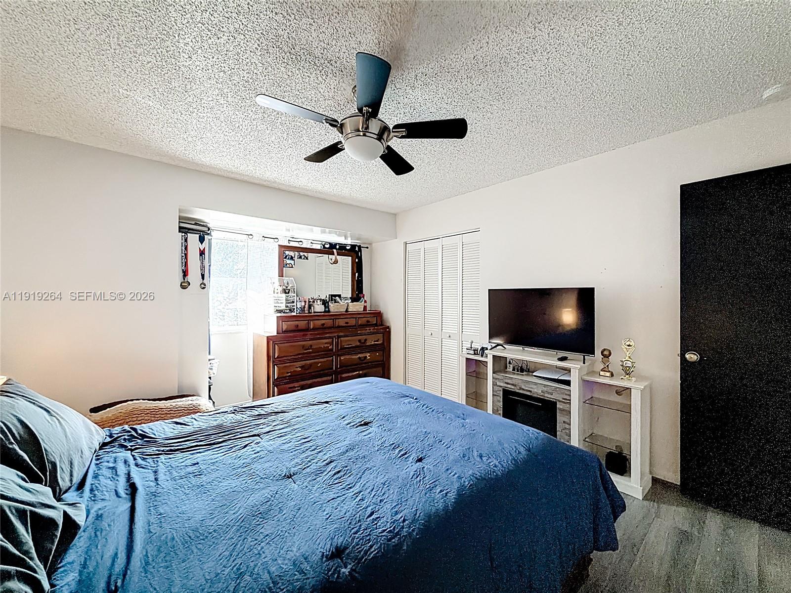 NOB HILL AT WELLEBY CONDO - Residential