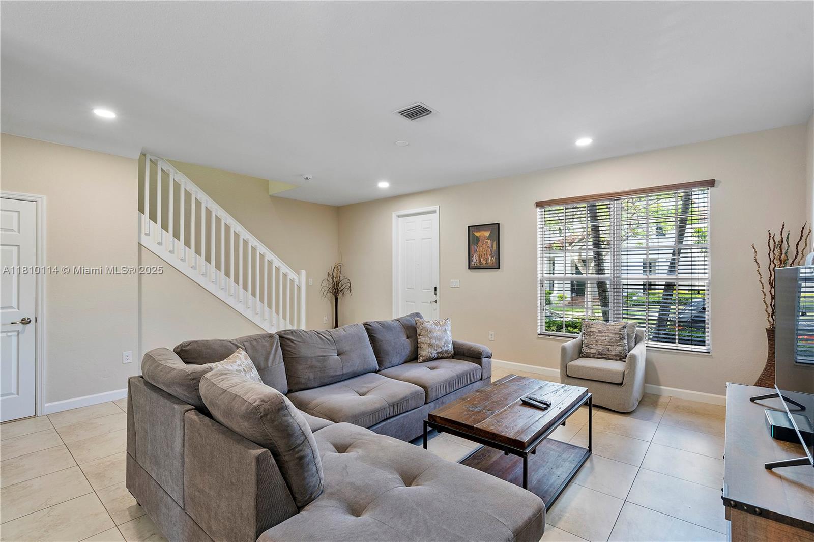 KENDALL COMMONS TOWNHOMES - Residential