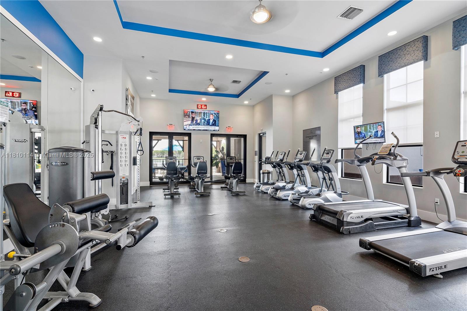 KENDALL COMMONS TOWNHOMES - Residential