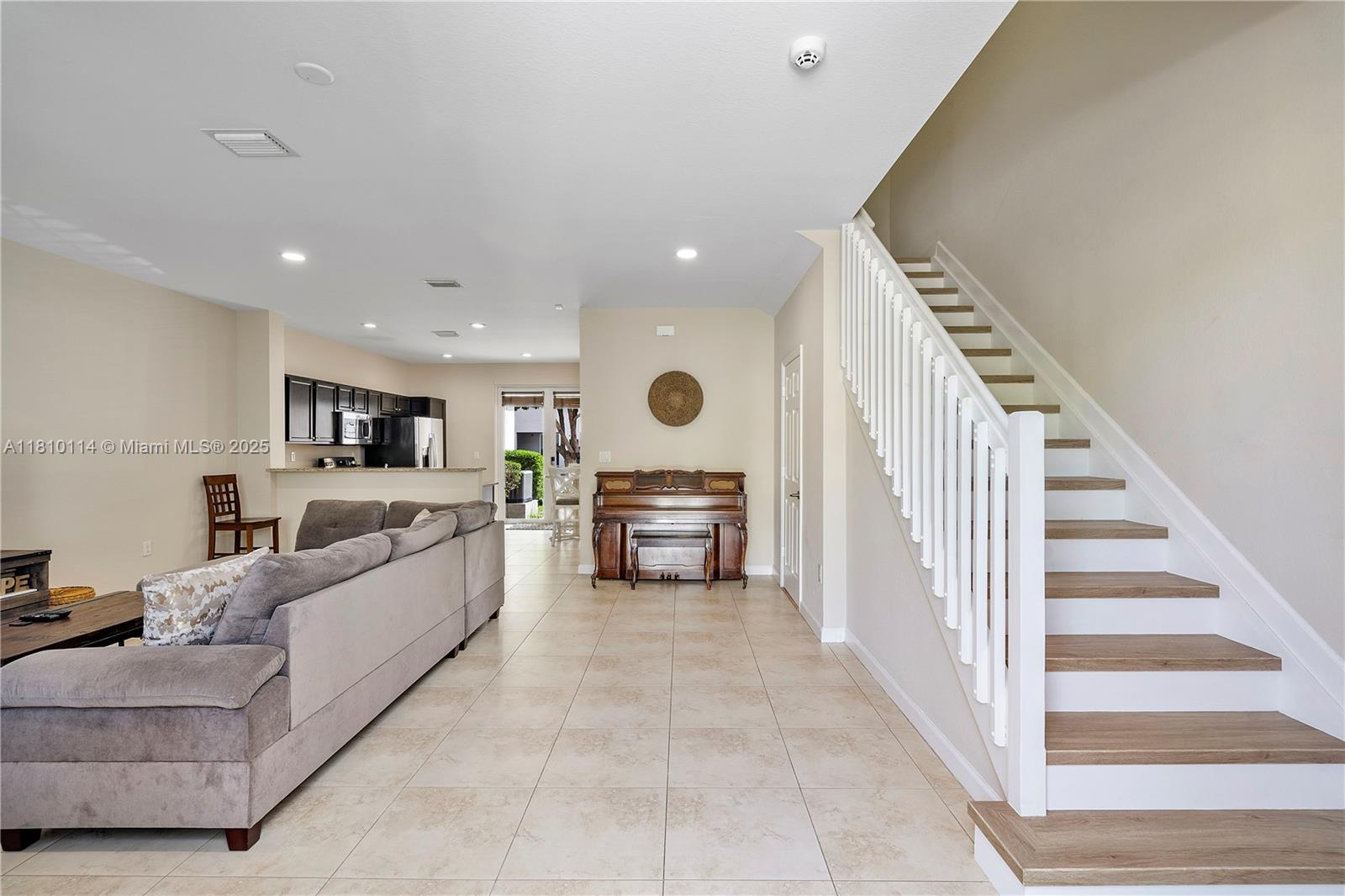 KENDALL COMMONS TOWNHOMES - Residential