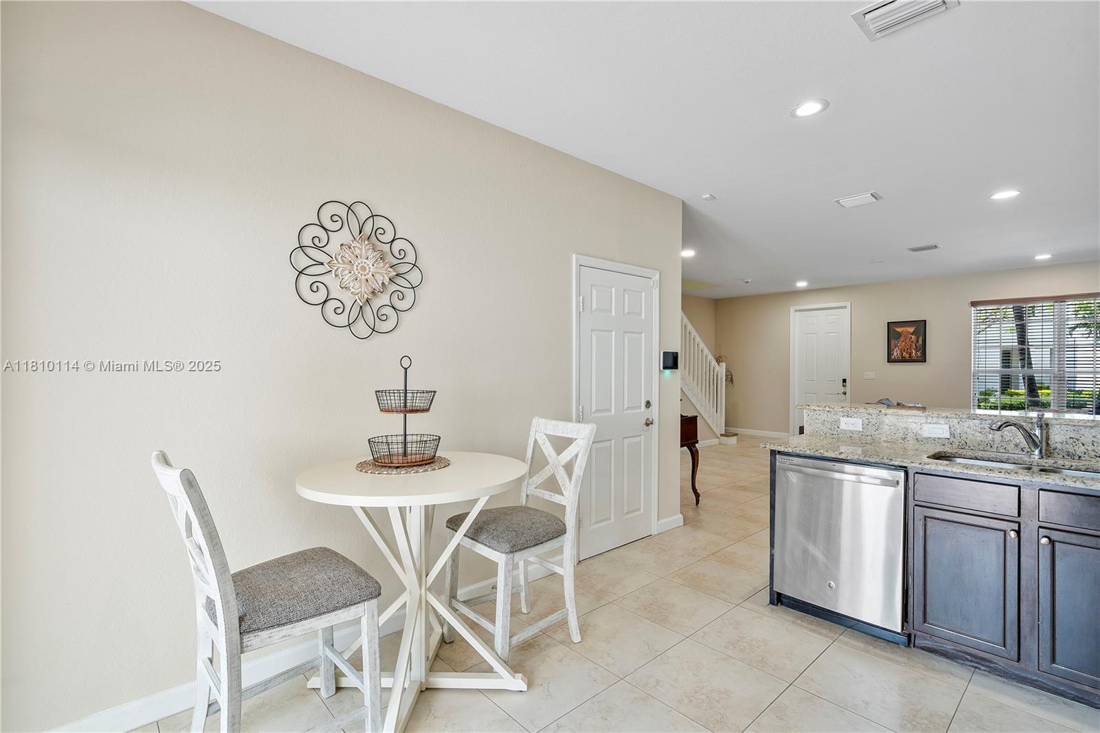 KENDALL COMMONS TOWNHOMES - Residential