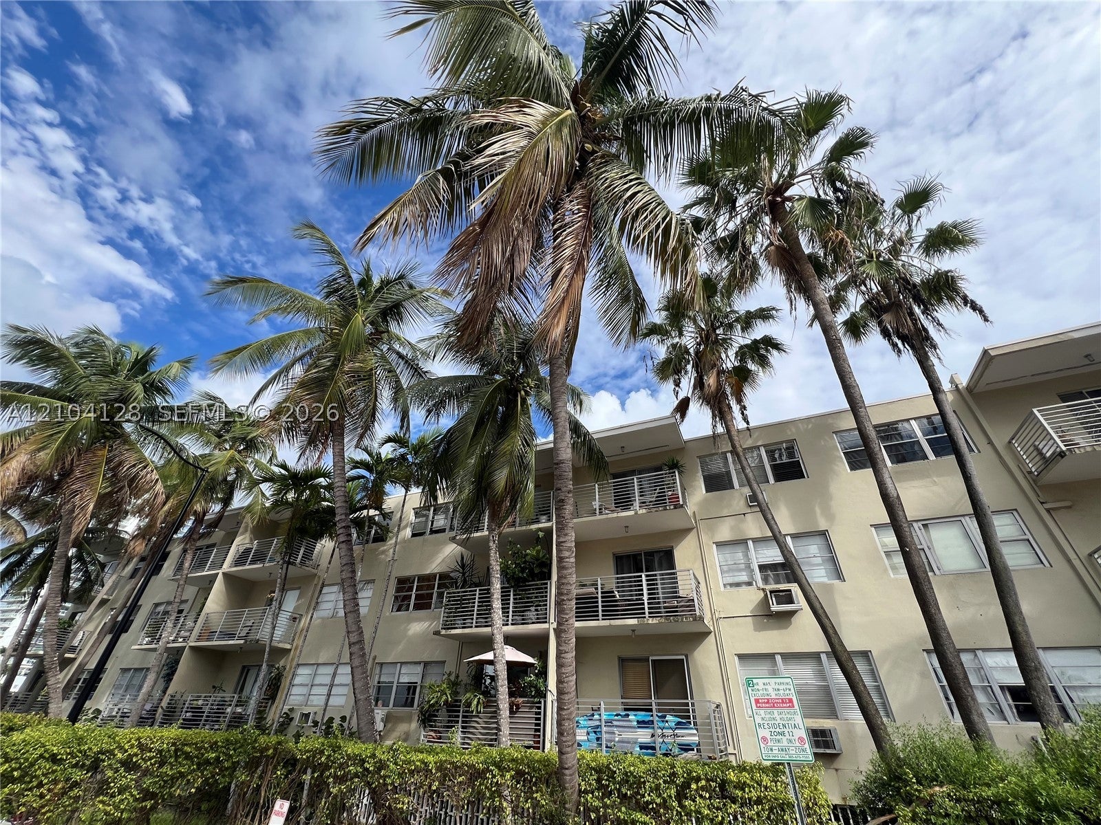 1441 Lincoln Rd 207