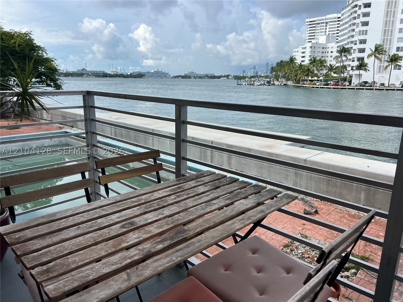 1441 Lincoln Rd 207