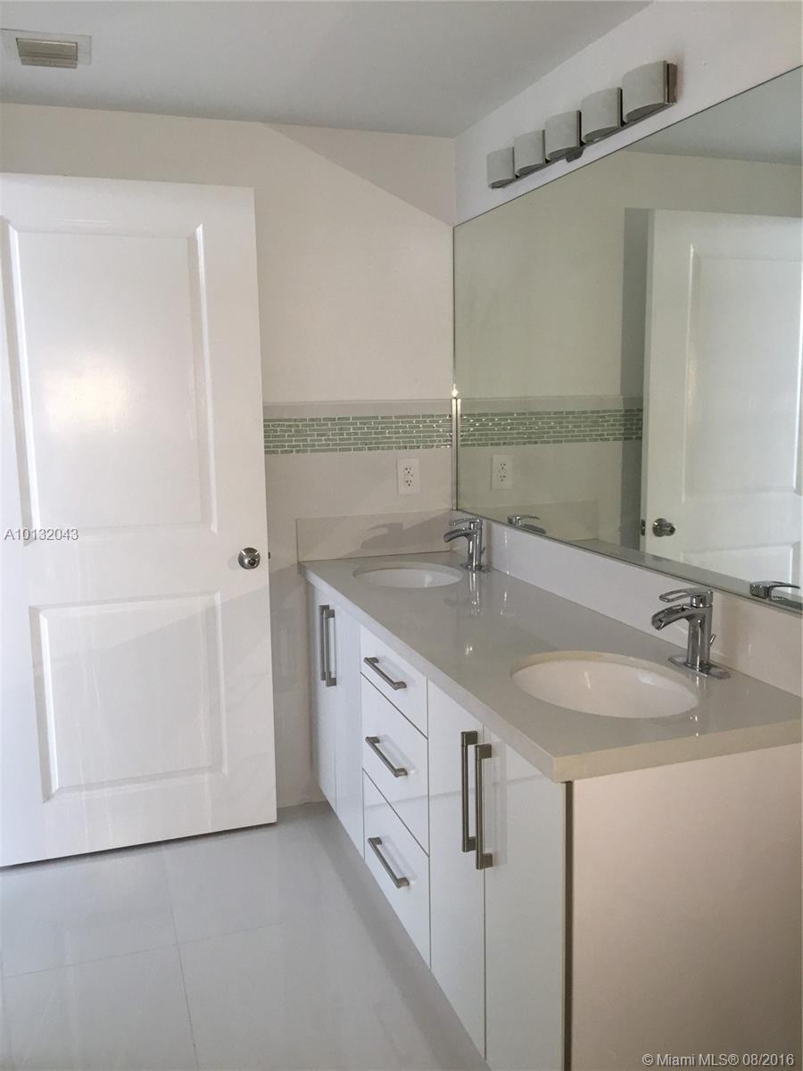 VUE AT BRICKELL CONDO - Residential Lease