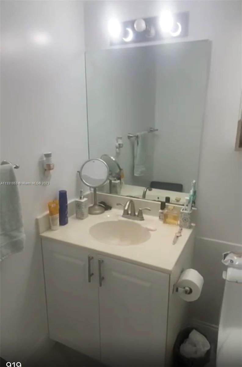 WAVE CONDO - Residential Lease