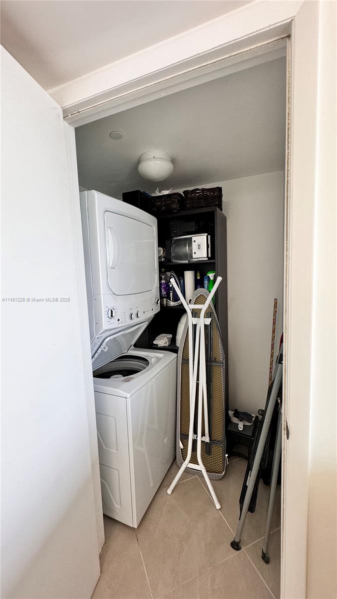 BEACH CLUB TWO CONDO - Residential Lease