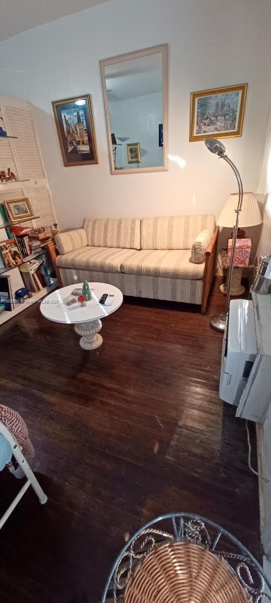 WATERSIDE CONDO - Residential